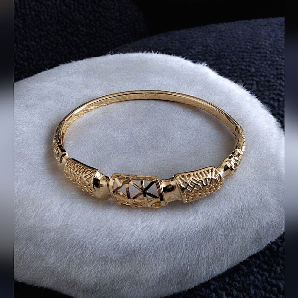 Beautiful Rose Valade Etched Gold Plated Bangle Bracelet - Picture 3 of 11